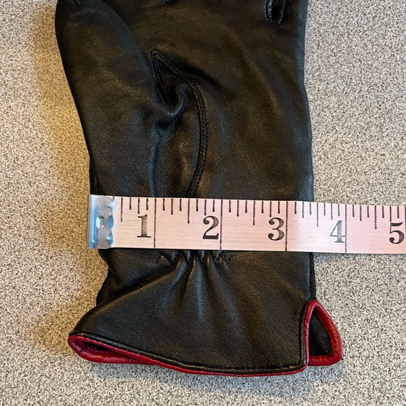 Black Leather & Suede Gloves With Red Piping - Picture 11 of 11